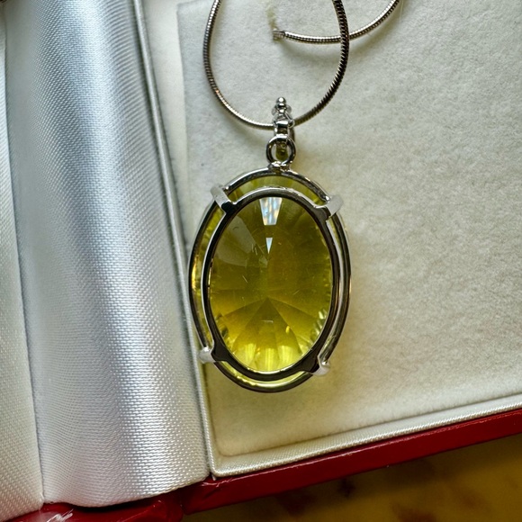 Oval shaped Modern Cut Yellow Quartz Necklace - Picture 10 of 10
